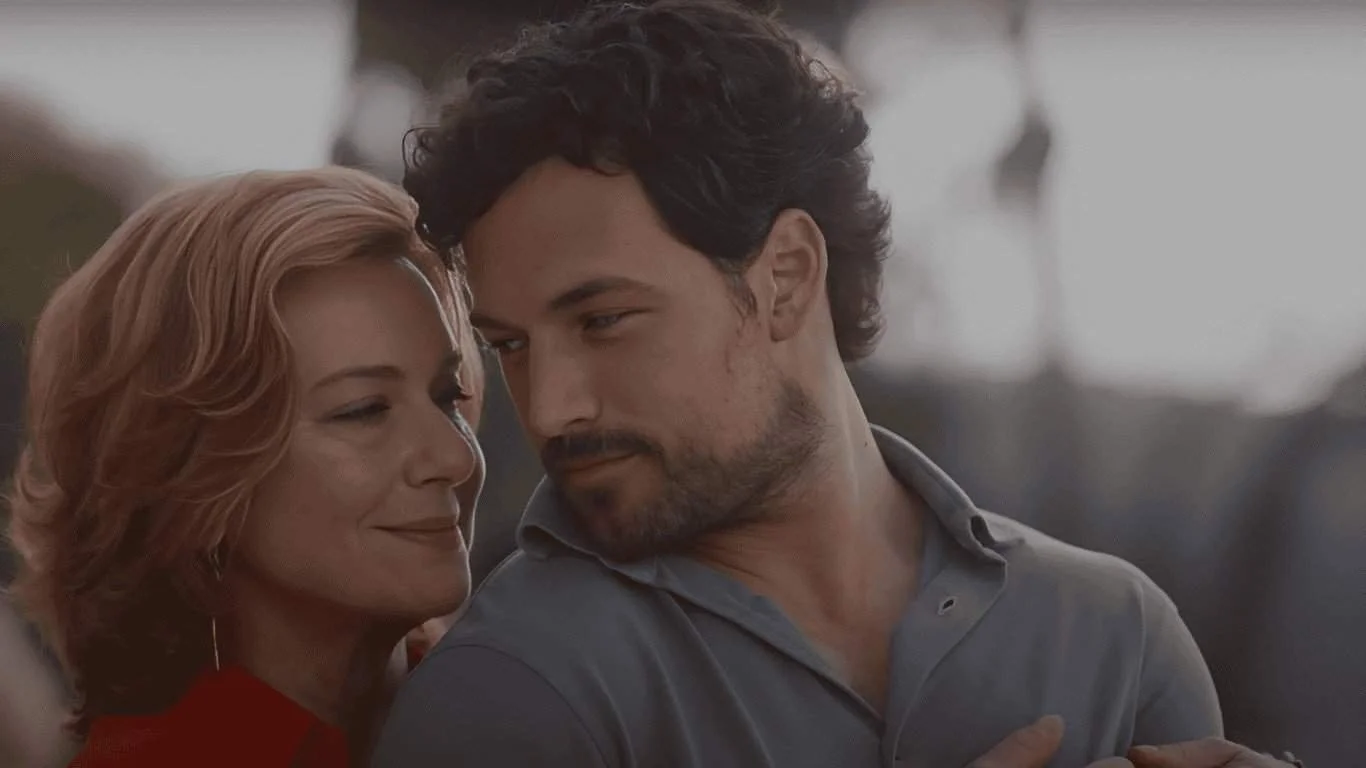 “Inganno”. La via inquietante della truffa amorosa nella serie Netflix